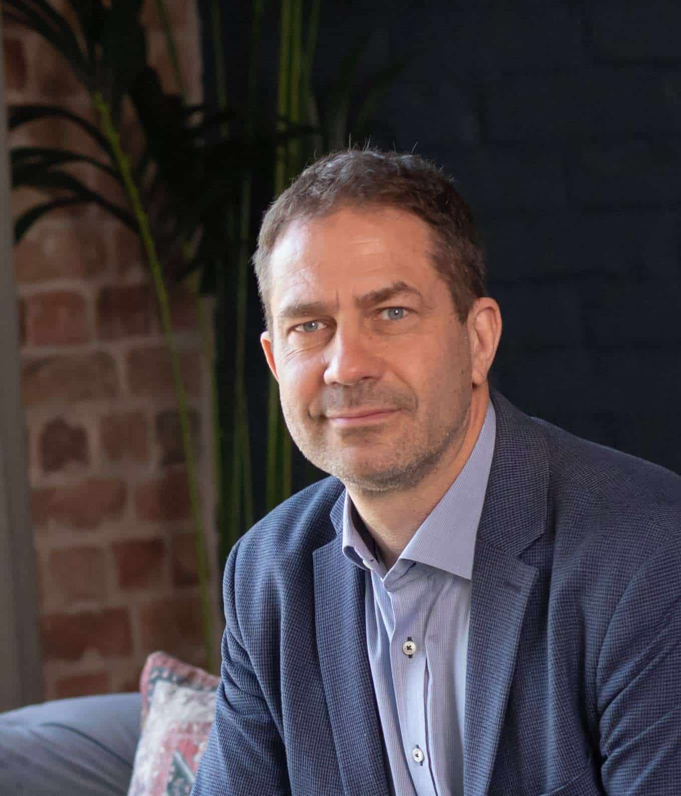Dr. Gillay Zoltán mentálhigiénés szakember és képzésben lévő párterapeuta