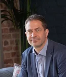 Dr. Gillay Zoltán